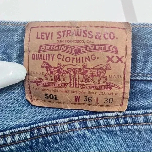 501 0015 Levi Jeans 36 x 30 Medium Wash Button fly Men’s jeans - Picture 5 of 12